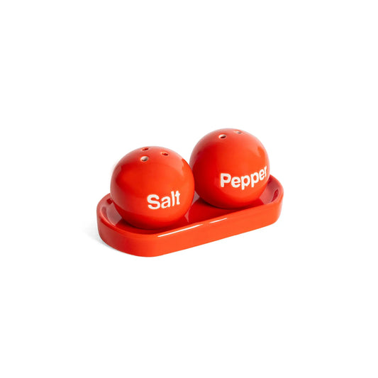 Salière poivrière ping pong rouge sur plateau orange