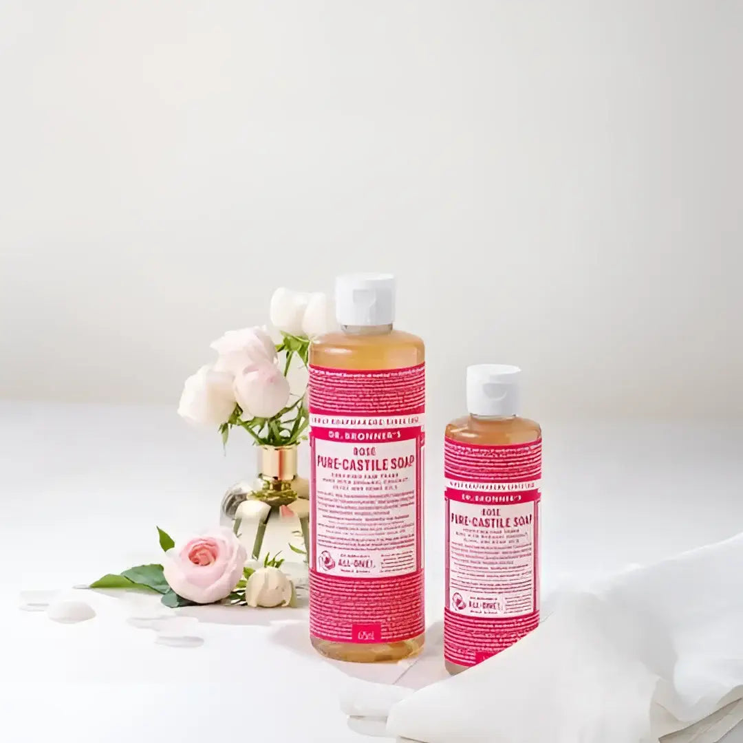 Deux bouteilles de savon liquide végétal Dr. Bronner’s Rose, parfum fleuri pour routine beauté