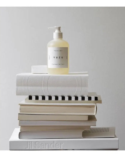 Bouteille de savon liquide yuzu 350ml à pompe, texture douce et notes d’agrumes