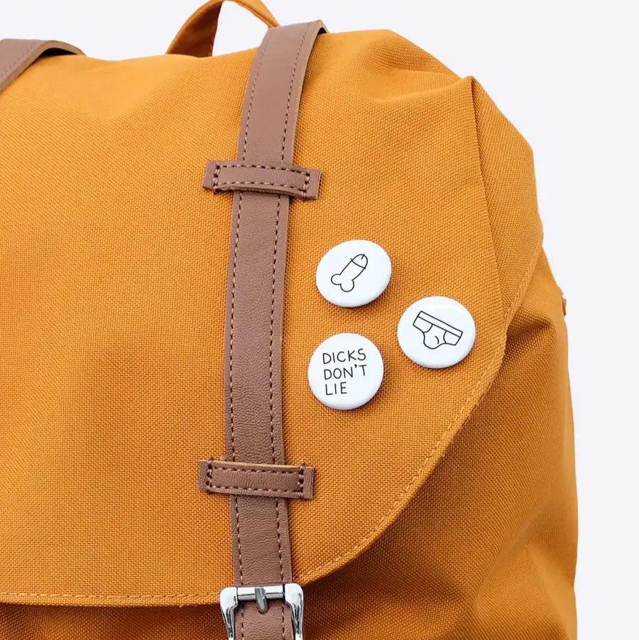Sac à dos toile moutarde avec badges audacieux Dicks Don’t Lie
