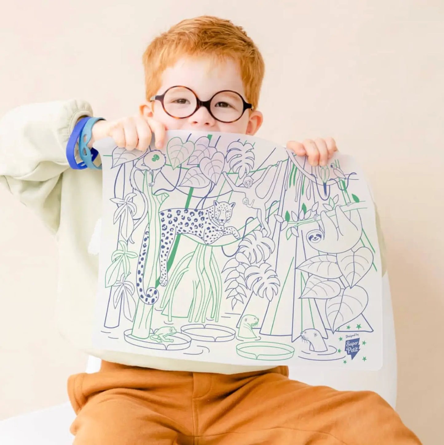 Page à colorier amazonie avec léopard tacheté et paresseux en forêt tropicale