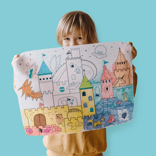Set à colorier château féérique avec tours, dragons et licornes pour encourager l’expression