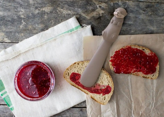 Spatule petit-déjeuner otter en forme de loutre grise, plus qu’un simple outil chaleureux