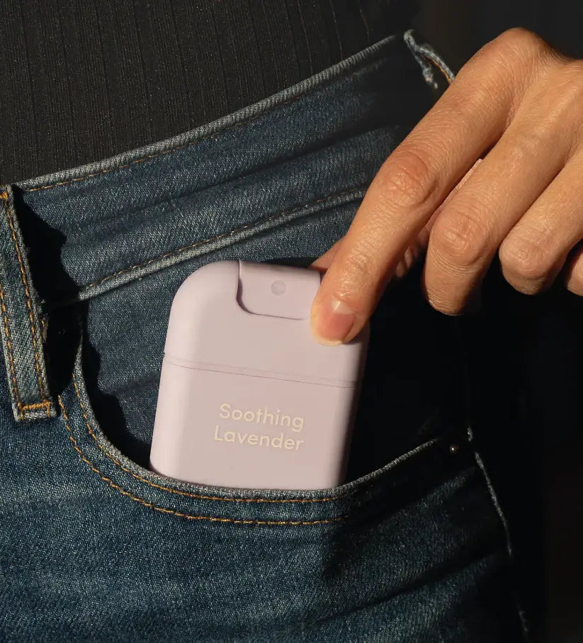 Flacon spray mains lavande apaisante parfum naturel violet portable