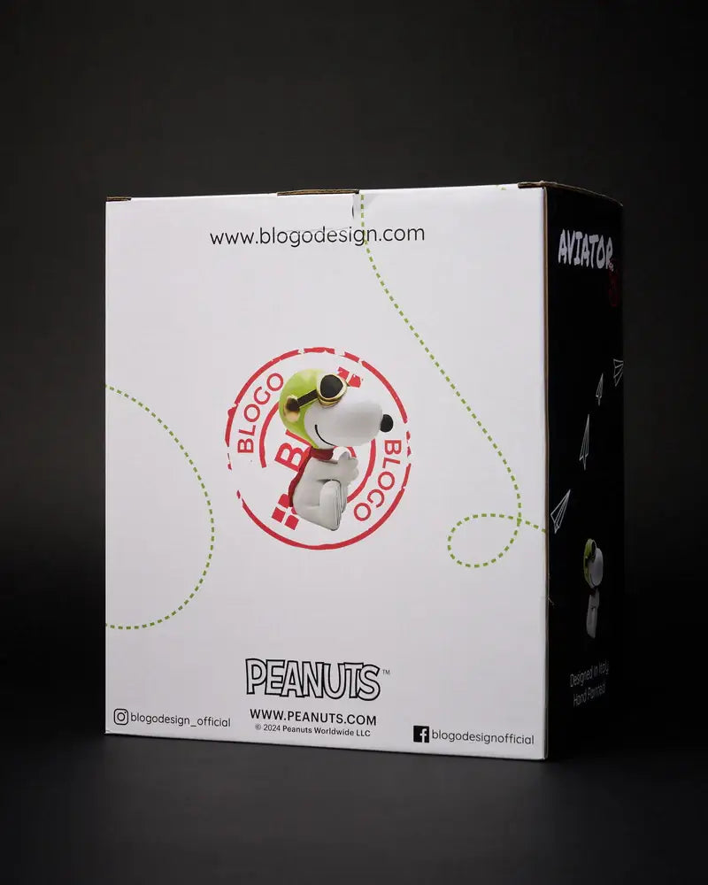 Statue Snoopy aviateur en boîte blanche avec tampons rouges, idée cadeau décoratif