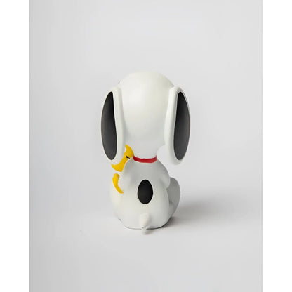Statue Snoopy 12 cm avec touche d’humour, symbole d’amitié