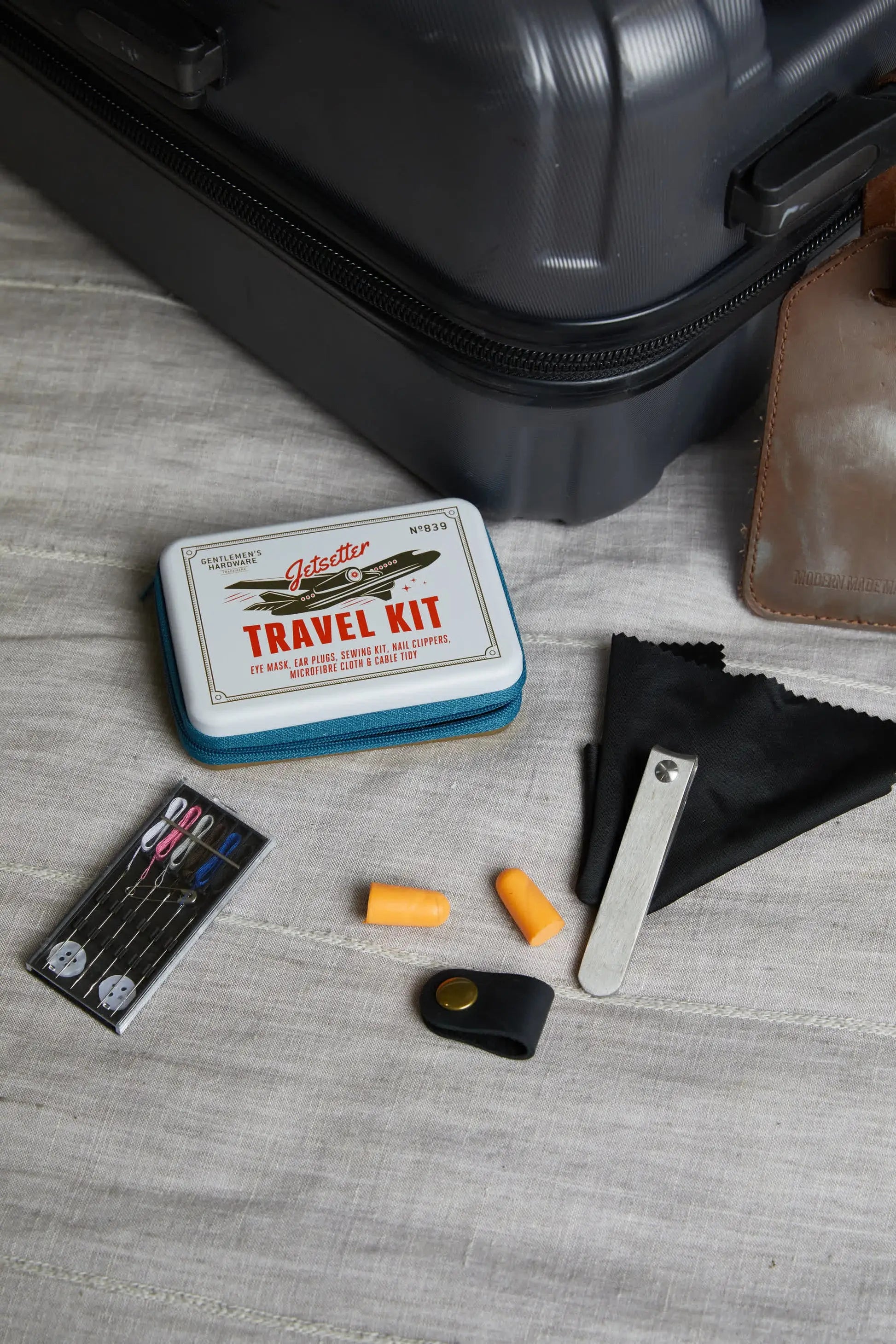 Kit Jet Setter bleu et blanc avec bouchons d’oreilles pour voyager léger