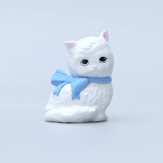 Vase chat en céramique blanc avec un nœud bleu, parfait pour passionnés d’animaux et l’univers félin