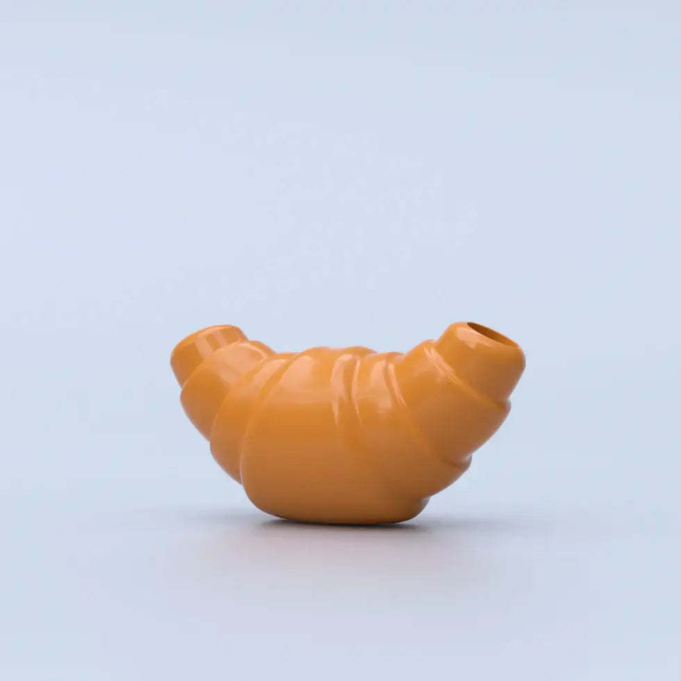 Vase Croissant en forme de croissant creux avec texture ridée, parfait comme objet décoratif