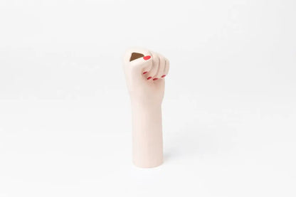 Vase girl power en céramique poing levé, déco engagée et idée cadeau