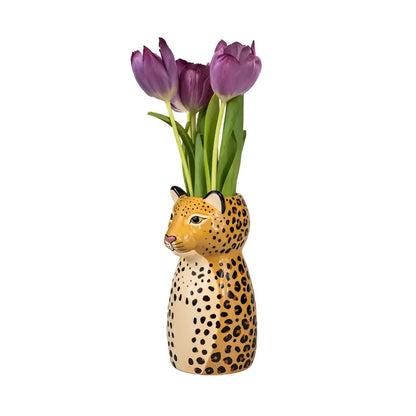 Vase Léopard céramique en forme de léopard avec taches noires, visage peint et trois tulipes pourpres de la collection wild animals à touche sauvage