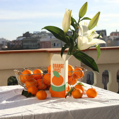 Carton de jus d’orange Vase Orange aux couleurs acidulées