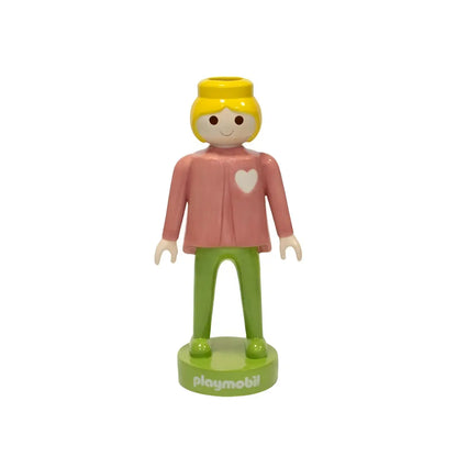 Figurine Playmobil blonde en vase céramique rose 35 cm, souvenir d’enfance teinte rose