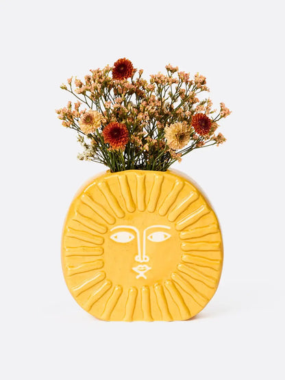 Vase Soleil jaune céramique en motif solaire avec visage stylisé