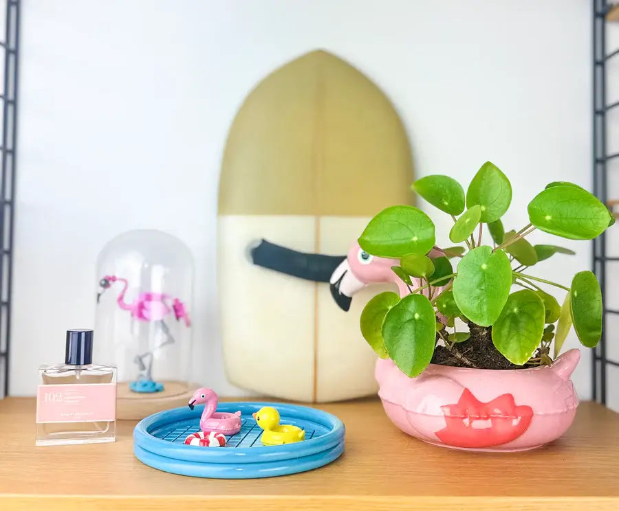 Joli porte-objets flamant rose ludique Vide-Poche Floaty Pool avec feuillage vert