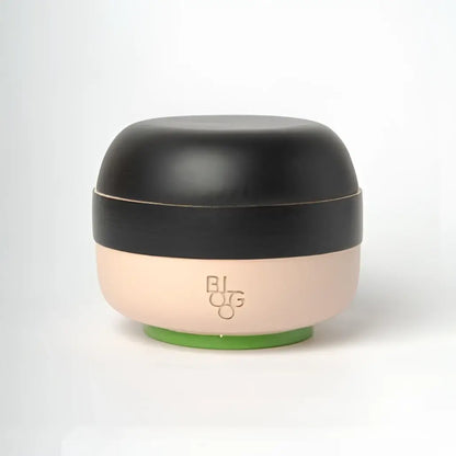 Vide poche Frida beige et noir compact sur base verte, plus qu’un simple objet déco intérieure