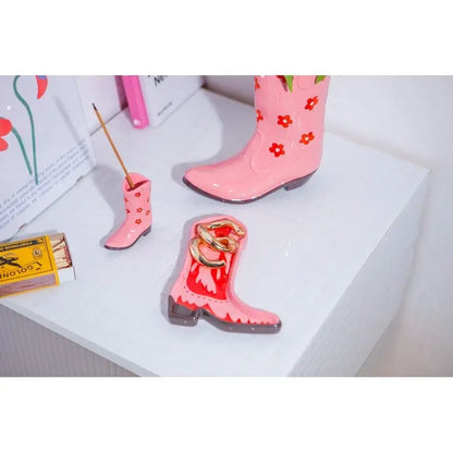 Plateau à bibelots Rodeo en forme de botte rose far west, déco décalée