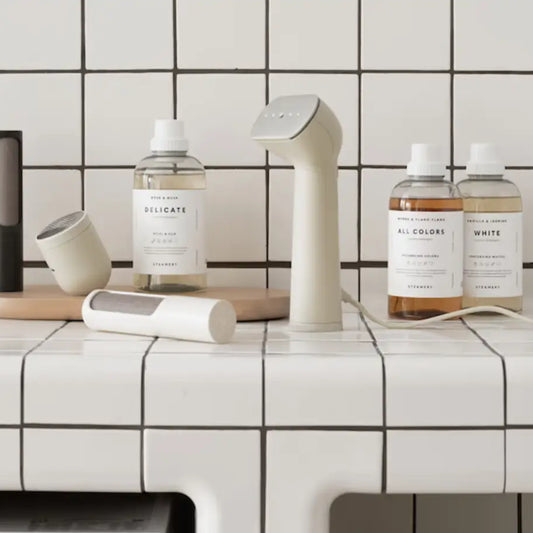 Garette à main avec corps blanc et dessus gris, parfait pour linge blanc et parfum subtil
