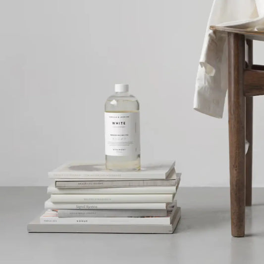 Bouteille de lessive linge blanc parfum subtil, white detergent pour linge blanc